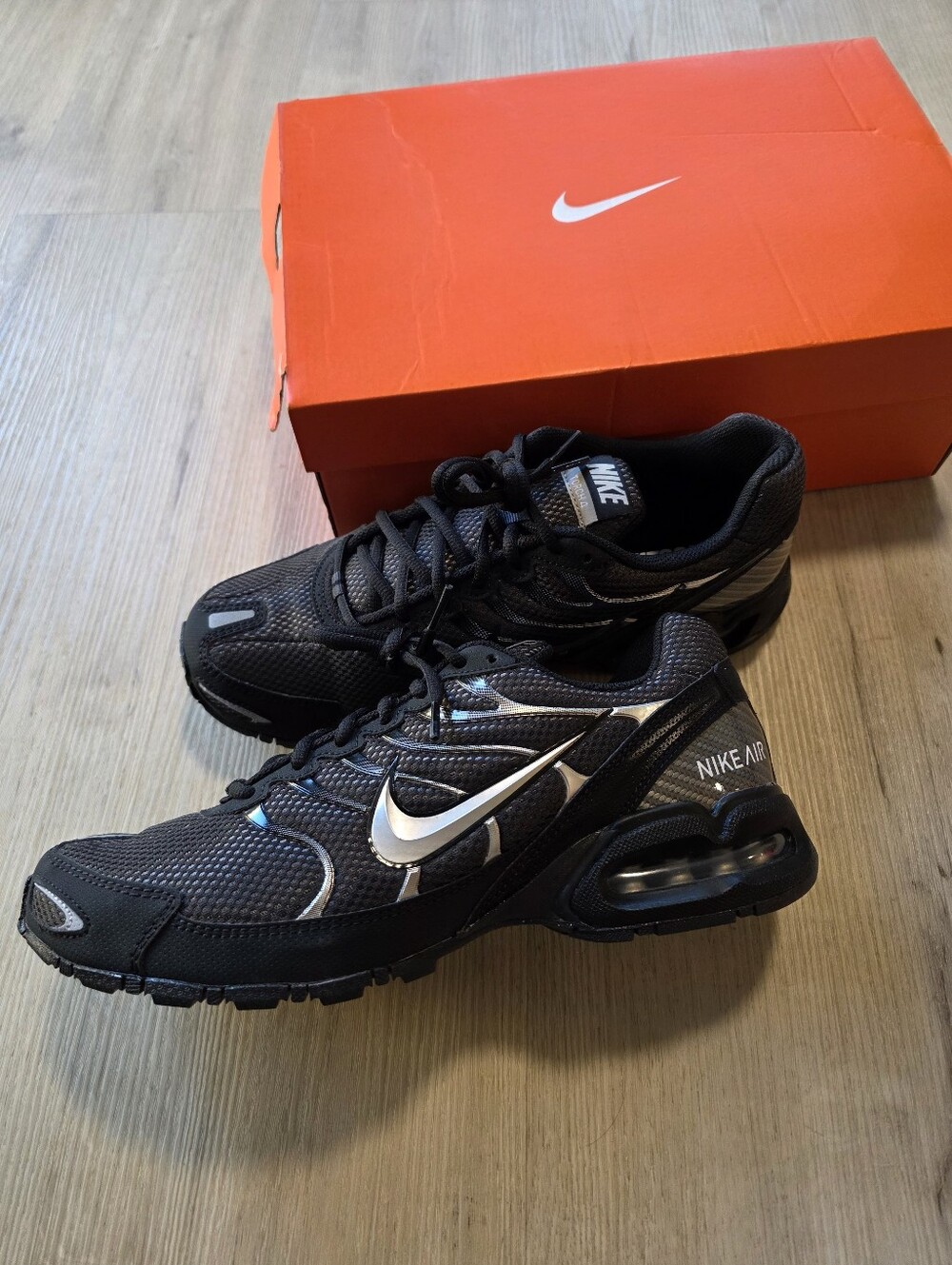 Nike Air Max Torch 4 Men's Shoes Size 10 Anthracite/Black/Metallic Silver